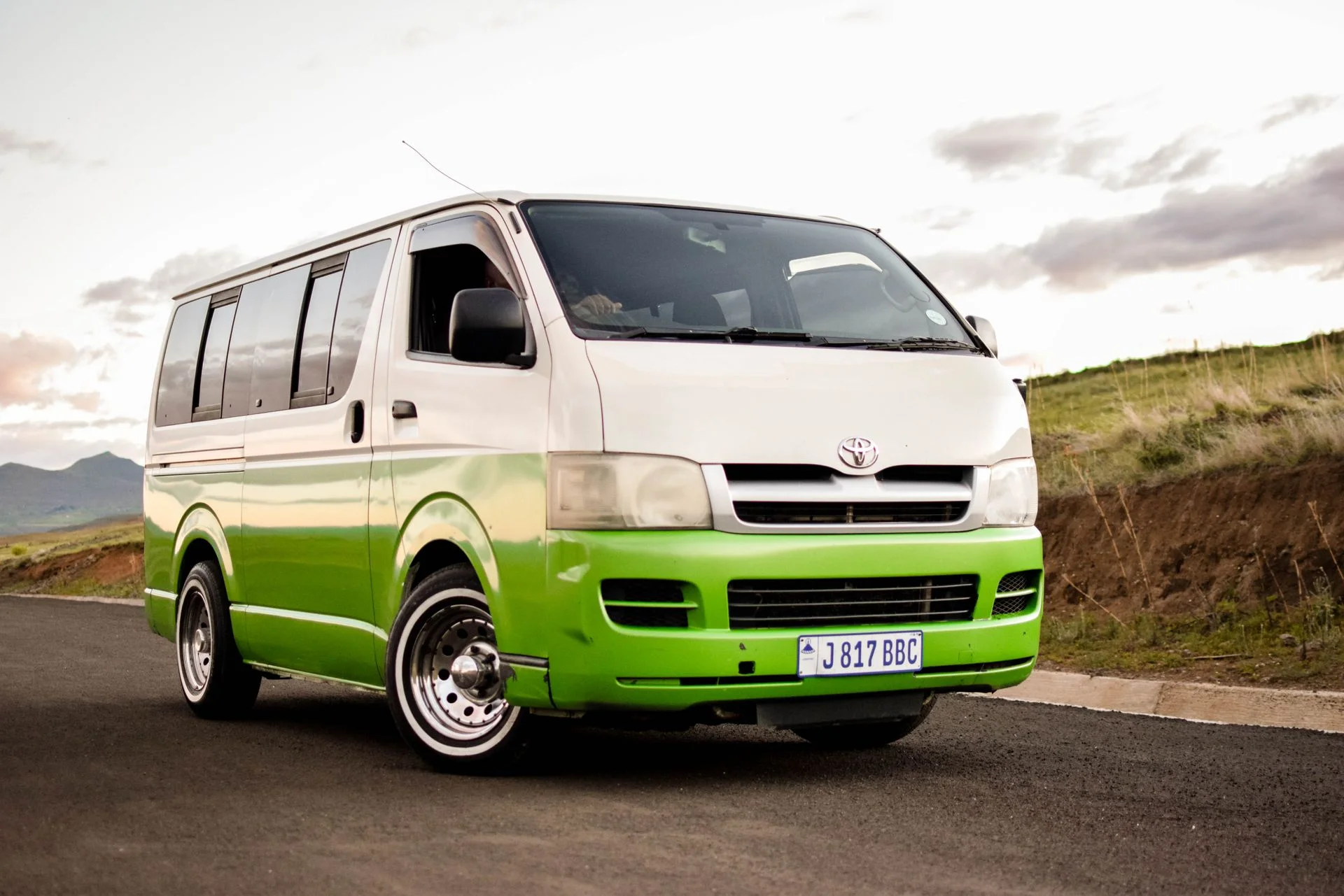 Van 9 seats